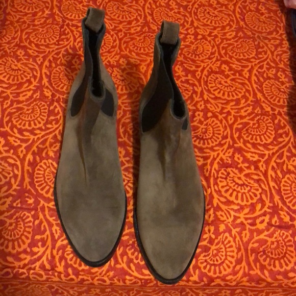 Authentic Burberry Suede Boots. Size 36 or US 6, - Picture 2 of 8